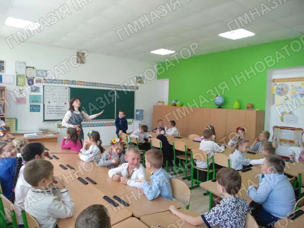 Зустріч з письменницею Н.Тріщ, 2В