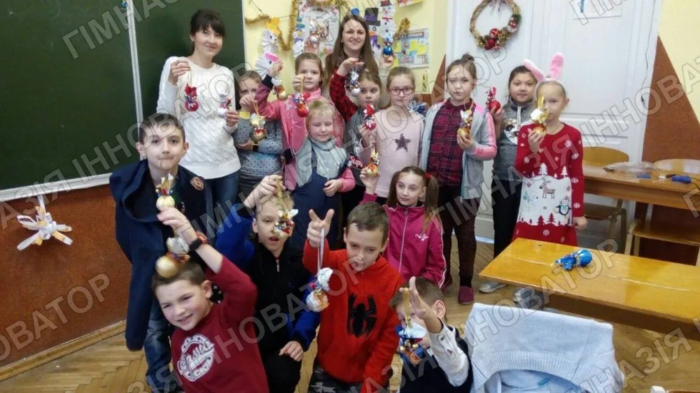 Майстер-клас з виготовлення новорічної іграшки, 3-В