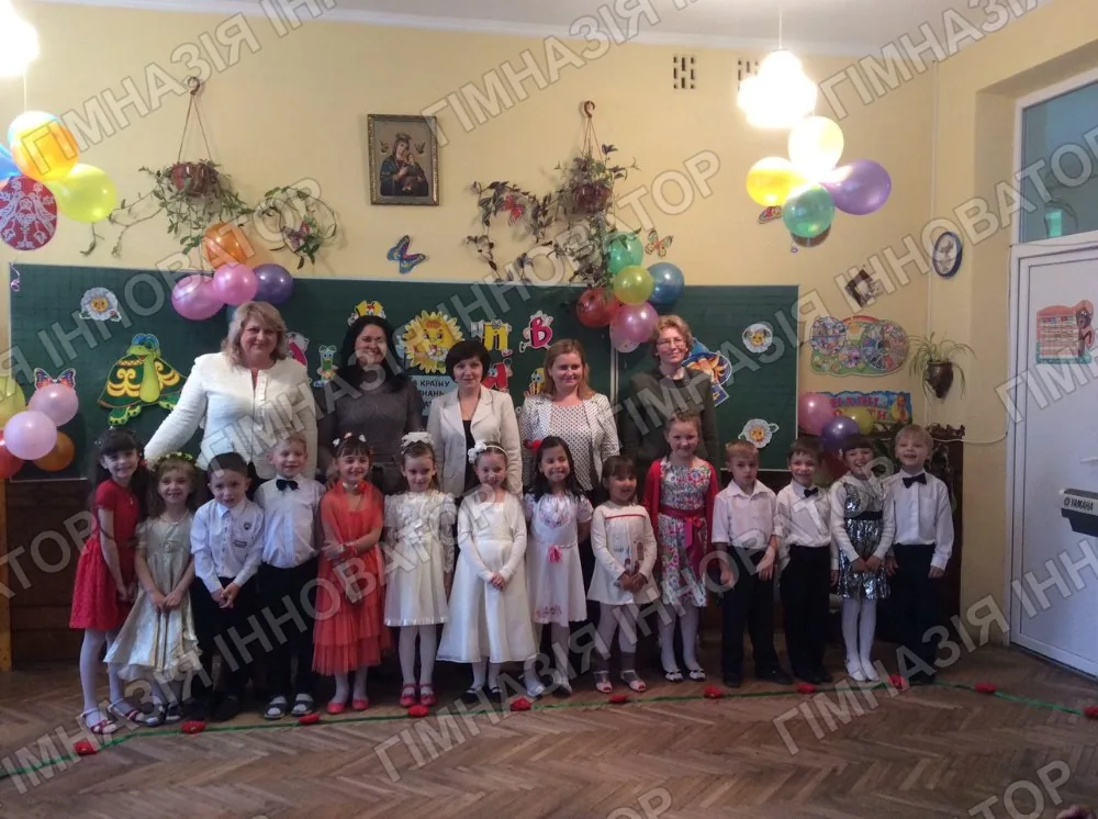Випускне свято прогулянкової групи "Бджілка"